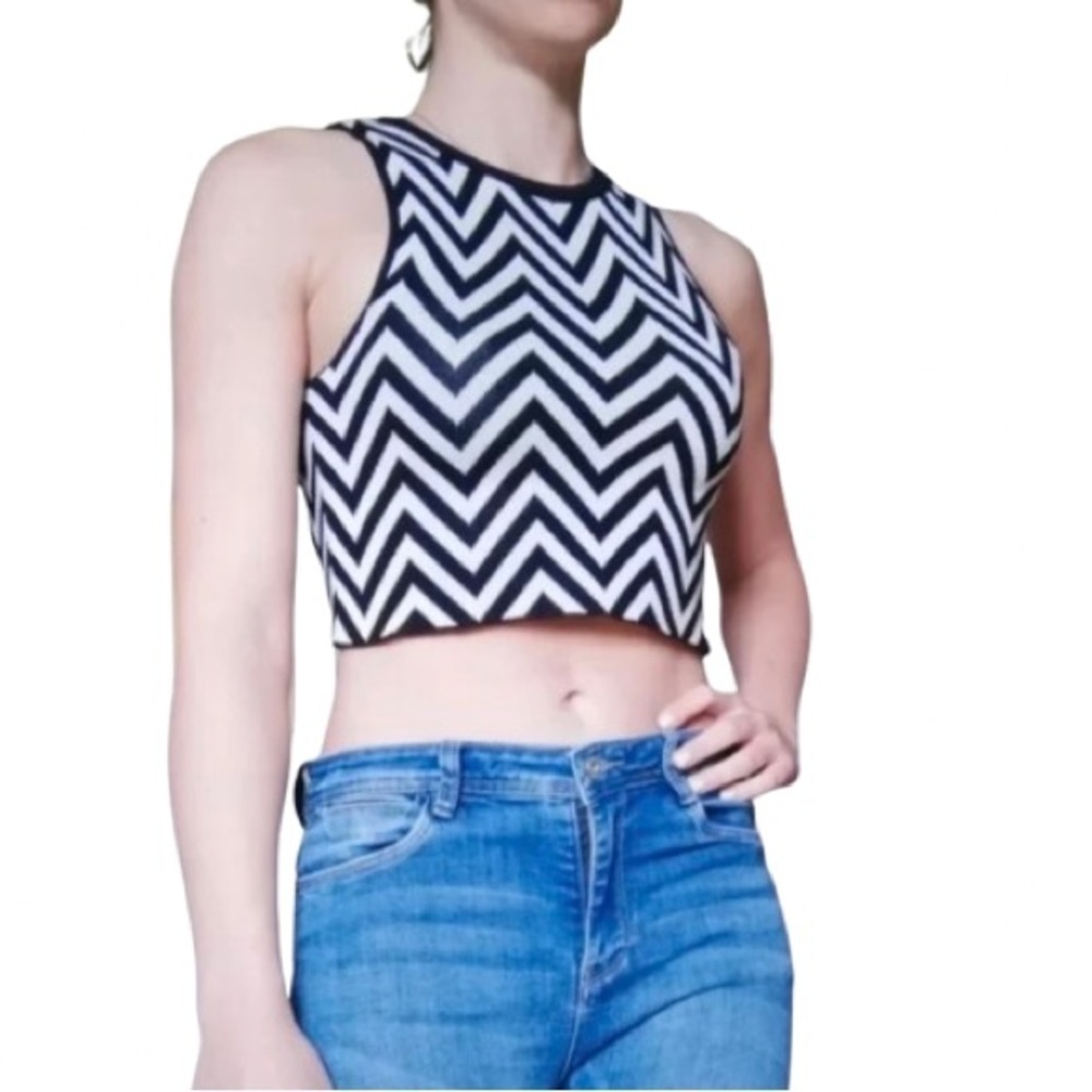 ❤️ PRIMARK black and white Crop top size small